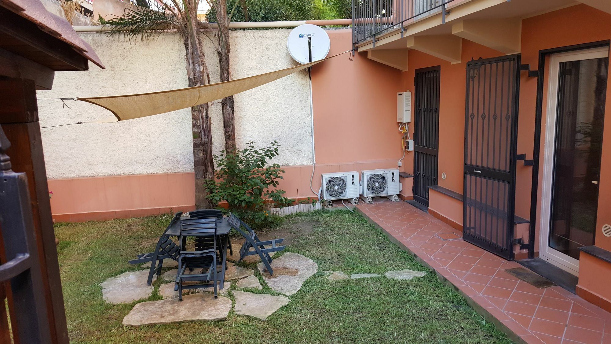 Incentro Apartments Милацо Екстериор снимка